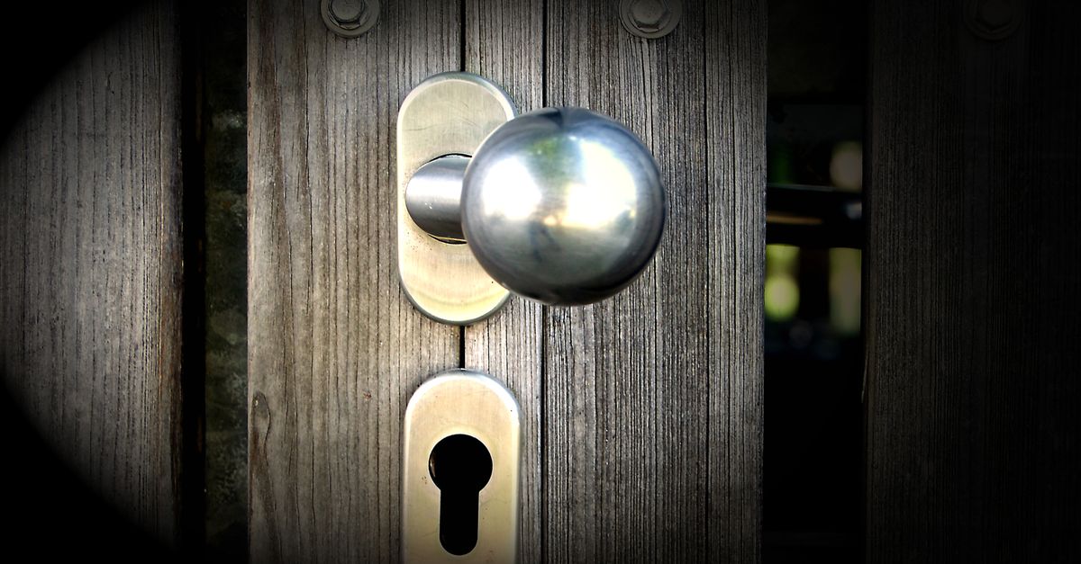 Signs Your Door Knob Lock Needs Replacing — Not Just Servicing — Swift Lock Locksmith